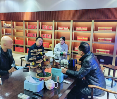 廬山市委常委、副市長袁勇春節(jié)期間赴仙客來招商